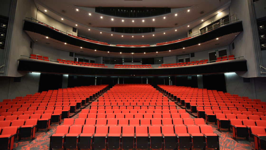 AiiA 2.5 Theater Kobe